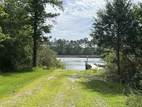 309 Garbacon Drive Beaufort NC 28516