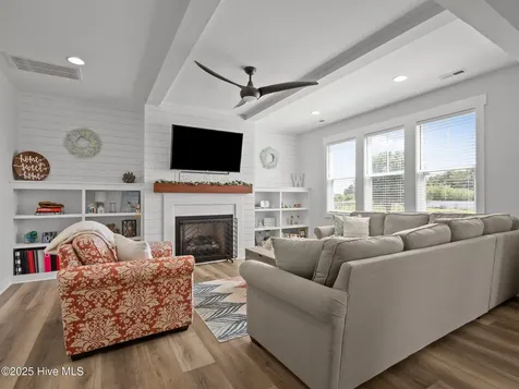 208 Coastline Circle Cedar Point NC 28584