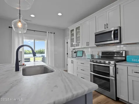208 Coastline Circle Cedar Point NC 28584