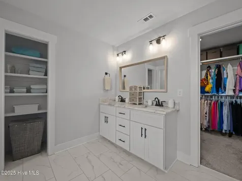208 Coastline Circle Cedar Point NC 28584