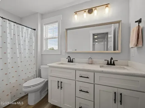 208 Coastline Circle Cedar Point NC 28584