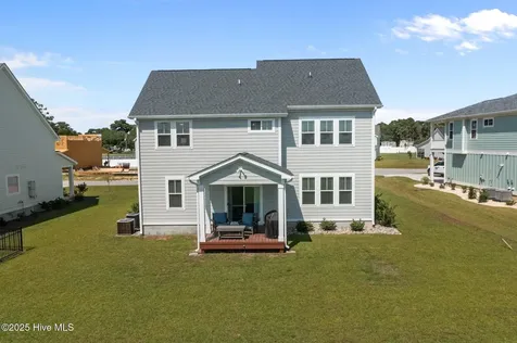 208 Coastline Circle Cedar Point NC 28584