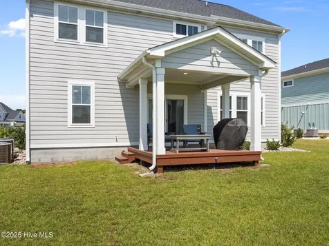 208 Coastline Circle Cedar Point NC 28584