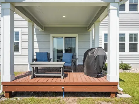 208 Coastline Circle Cedar Point NC 28584