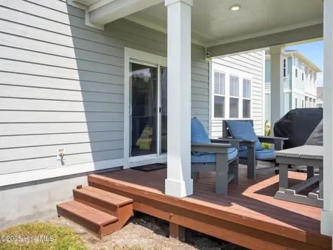208 Coastline Circle Cedar Point NC 28584