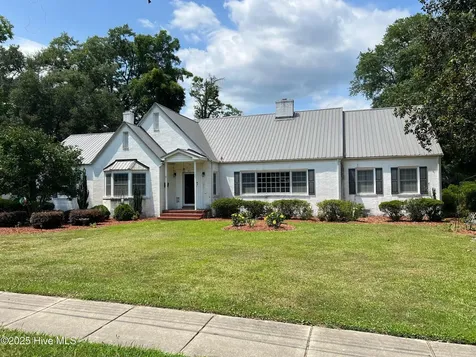 313 E 1st Avenue Chadbourn NC 28431
