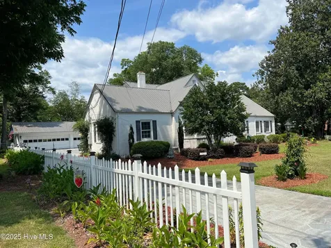 313 E 1st Avenue Chadbourn NC 28431