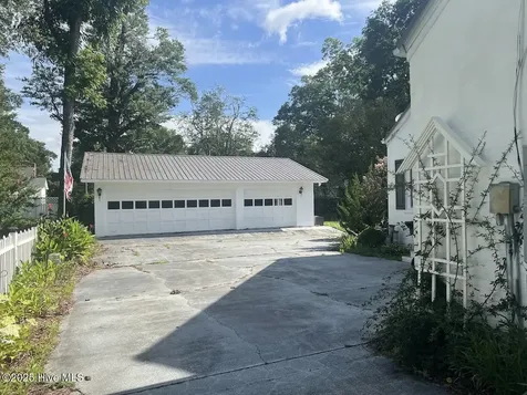 313 E 1st Avenue Chadbourn NC 28431