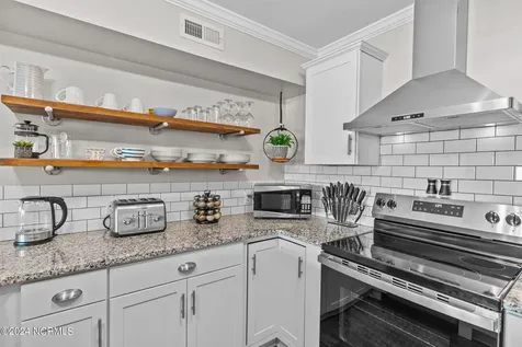 111 Florida Avenue Carolina Beach NC 28428