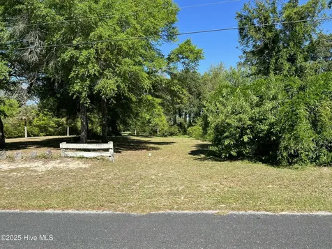 7631 Scout Camp Hatila Road Wilmington NC 28409