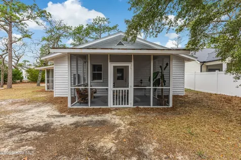 114 NW 14th Street Oak Island NC 28465