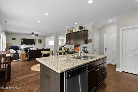 11 E Bailey Lane Hampstead NC 28443