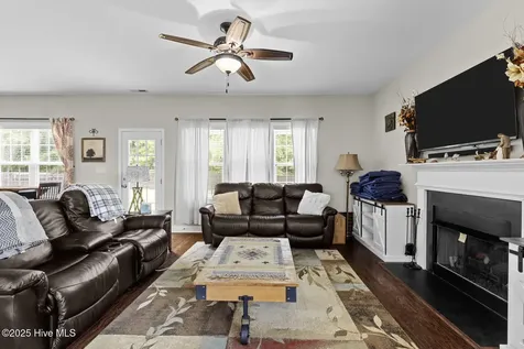 11 E Bailey Lane Hampstead NC 28443