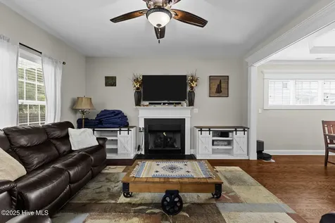 11 E Bailey Lane Hampstead NC 28443