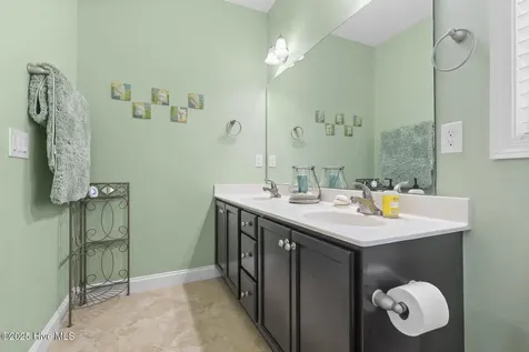11 E Bailey Lane Hampstead NC 28443