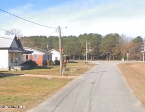 212 N West Avenue Oak City NC 27857