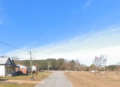 212 N West Avenue Oak City NC 27857