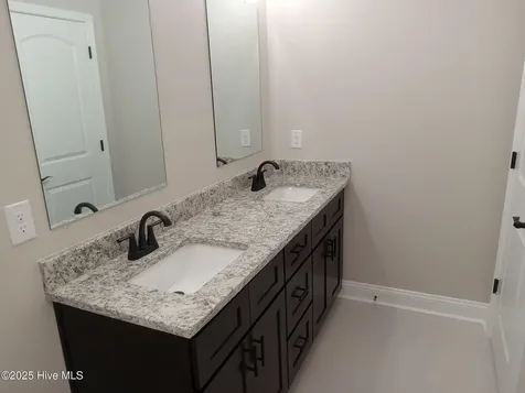 525 Vineland Drive Whiteville NC 28472