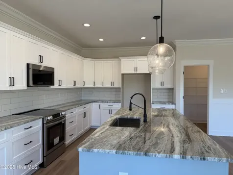 302 E Ivybridge Drive Hubert NC 28539