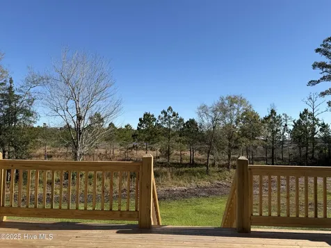 302 E Ivybridge Drive Hubert NC 28539