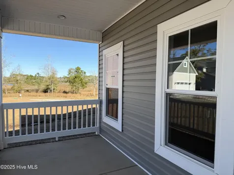 302 E Ivybridge Drive Hubert NC 28539