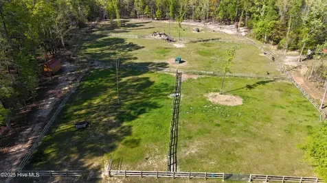 104 Bridle Path Lane Carthage NC 28327