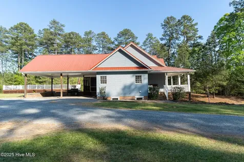 104 Bridle Path Lane Carthage NC 28327