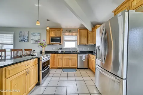 211 -1 Gysgt D W Boatman Drive North Topsail Beach NC 28460