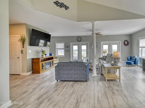 211 -1 Gysgt D W Boatman Drive North Topsail Beach NC 28460