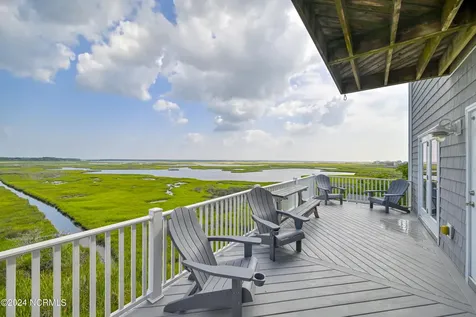 211 -1 Gysgt D W Boatman Drive North Topsail Beach NC 28460