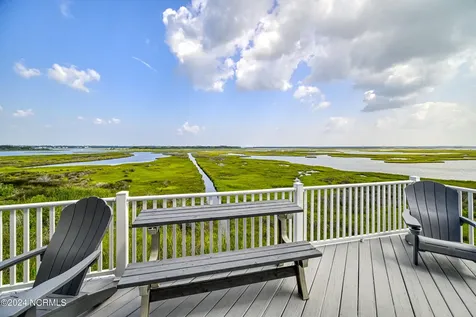211 -1 Gysgt D W Boatman Drive North Topsail Beach NC 28460