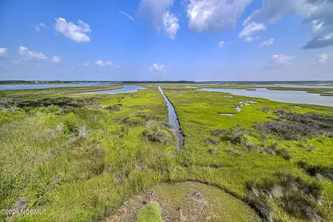 211 -1 Gysgt D W Boatman Drive North Topsail Beach NC 28460