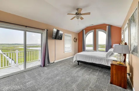 211 -1 Gysgt D W Boatman Drive North Topsail Beach NC 28460