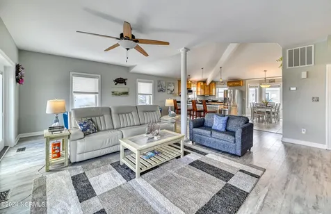 211 -1 Gysgt D W Boatman Drive North Topsail Beach NC 28460