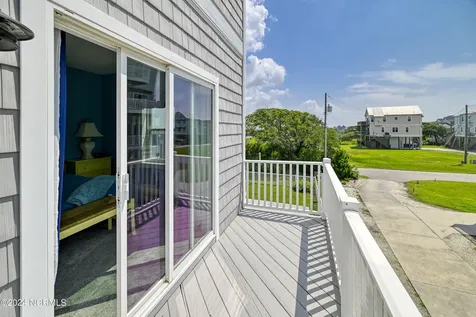 211 -1 Gysgt D W Boatman Drive North Topsail Beach NC 28460