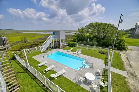211 -1 Gysgt D W Boatman Drive North Topsail Beach NC 28460