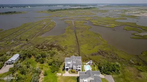 211 -1 Gysgt D W Boatman Drive North Topsail Beach NC 28460