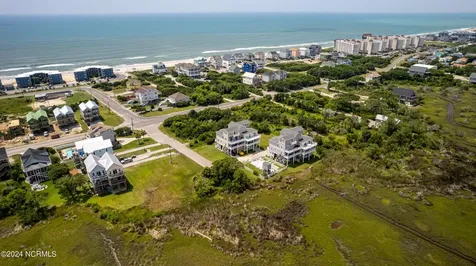 211 -1 Gysgt D W Boatman Drive North Topsail Beach NC 28460