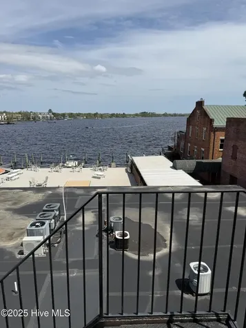 301/302 S Water Street Elizabeth City NC 27909