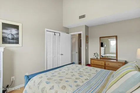 9201 Coast Guard Road Emerald Isle NC 28594
