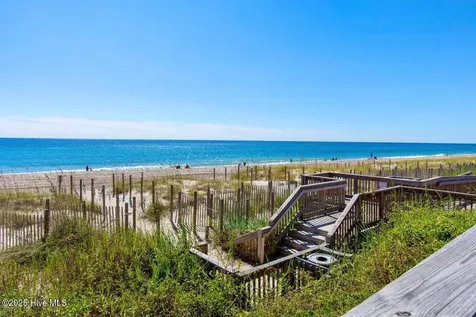 9201 Coast Guard Road Emerald Isle NC 28594