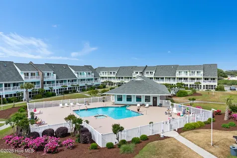 9201 Coast Guard Road Emerald Isle NC 28594