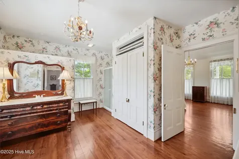 116 W Queen Street Edenton NC 27932