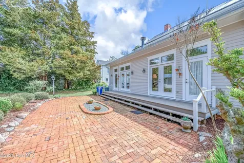 116 W Queen Street Edenton NC 27932