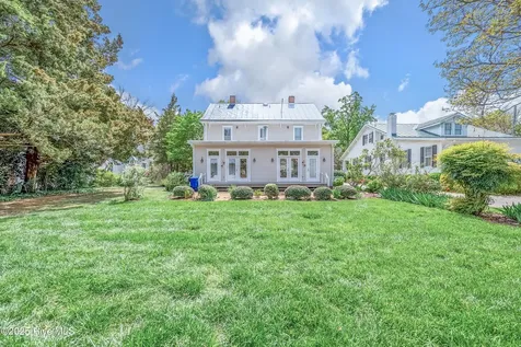116 W Queen Street Edenton NC 27932