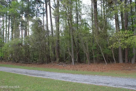 305/307 Yakima Trail Edenton NC 27932