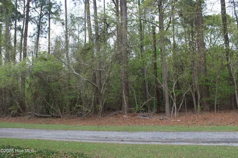 305/307 Yakima Trail Edenton NC 27932