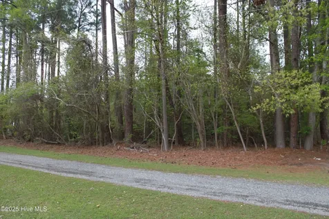 305/307 Yakima Trail Edenton NC 27932