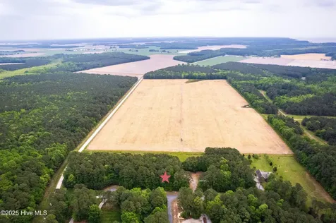 18 Sutton's Landing Road Hertford NC 27944