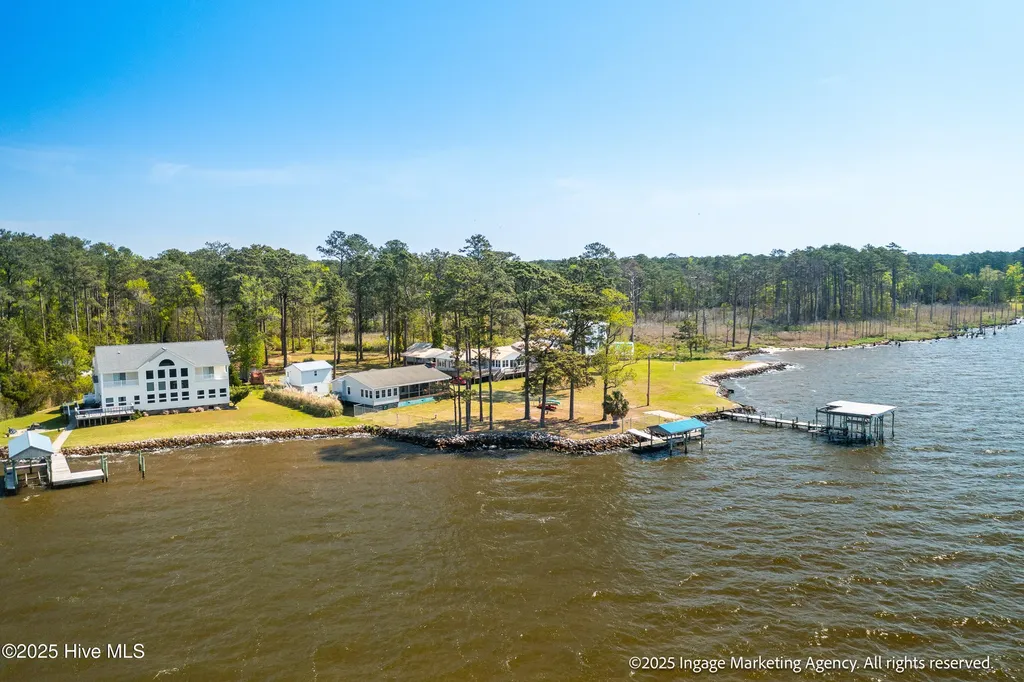 283 Chambers Point Road Belhaven NC 27810